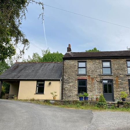 Four Seasons Bed And Breakfast Nantgaredig Exterior photo